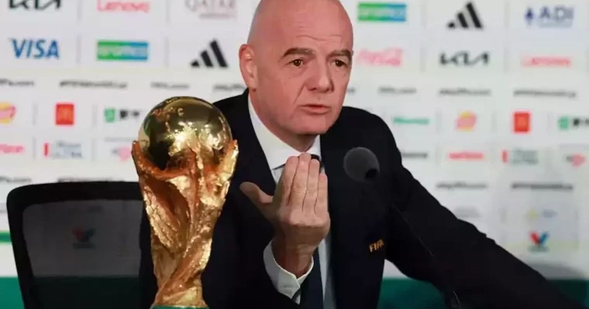 Thù lao ngầm của Chủ tịch FIFA Infantino và cuộc khủng hoảng minh bạch