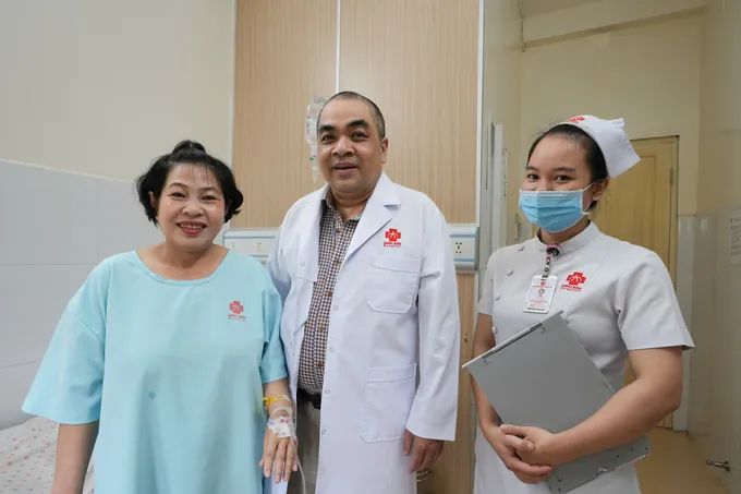 Phẫu thuật bóc tách khối u buồng trứng khổng lồ: kỹ thuật nâng cao và những ranh giới sinh tử