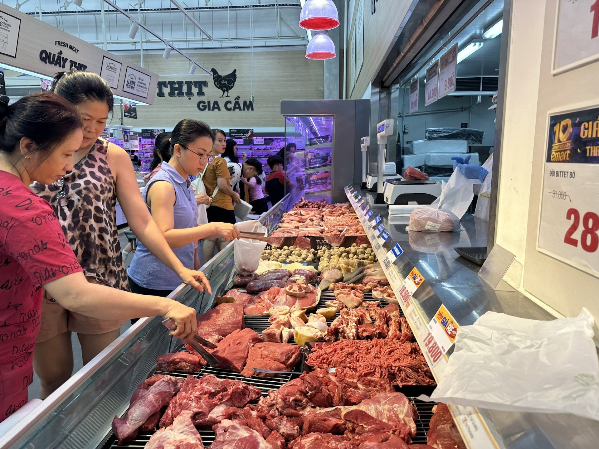 Thịt heo nhập khẩu rẻ hay thịt tươi trong nước?