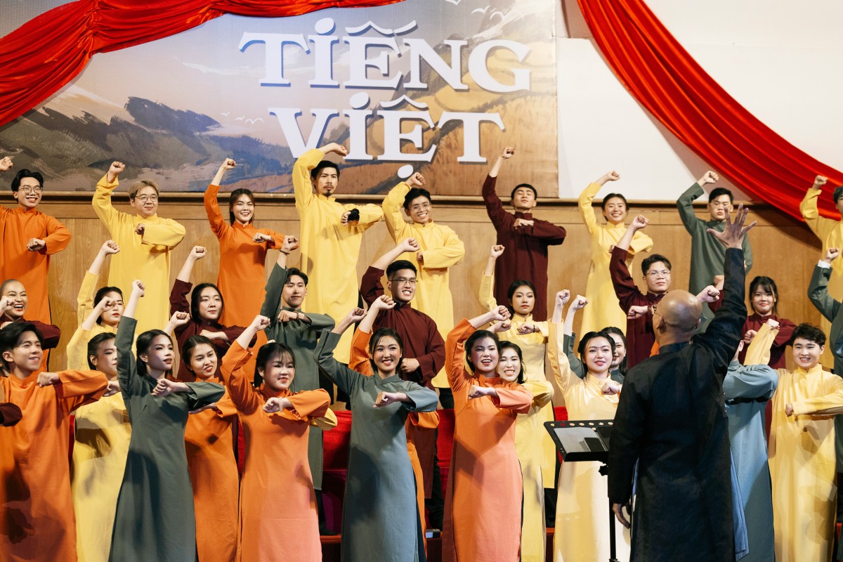 Dàn hợp xướng Saigon Choir: Khi truyền thống gặp sân khấu hiện đại