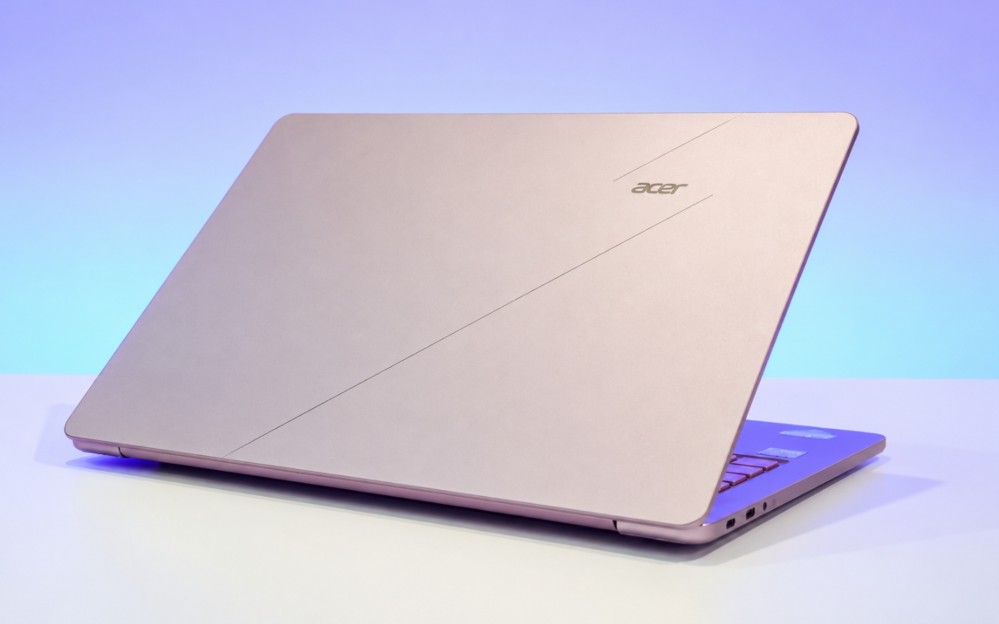 Acer Swift Air 14 vs ASUS VivoBook 14: chọn laptop sinh viên 14 inch nào?