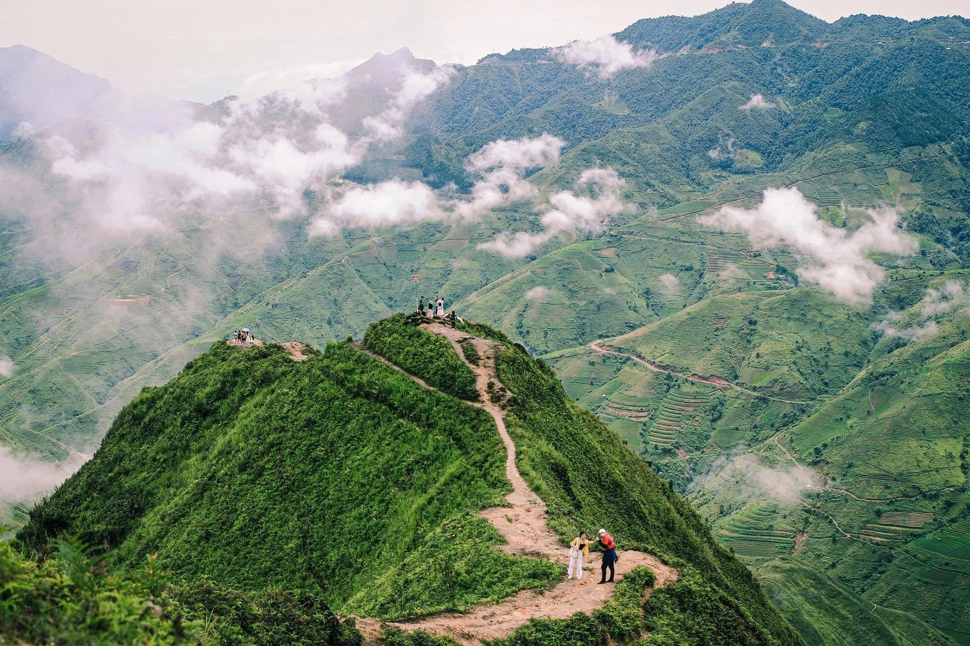 Những địa điểm chụp ảnh mùa vàng và mùa mây tuyệt đẹp: Kỹ thuật và thời điểm tối ưu