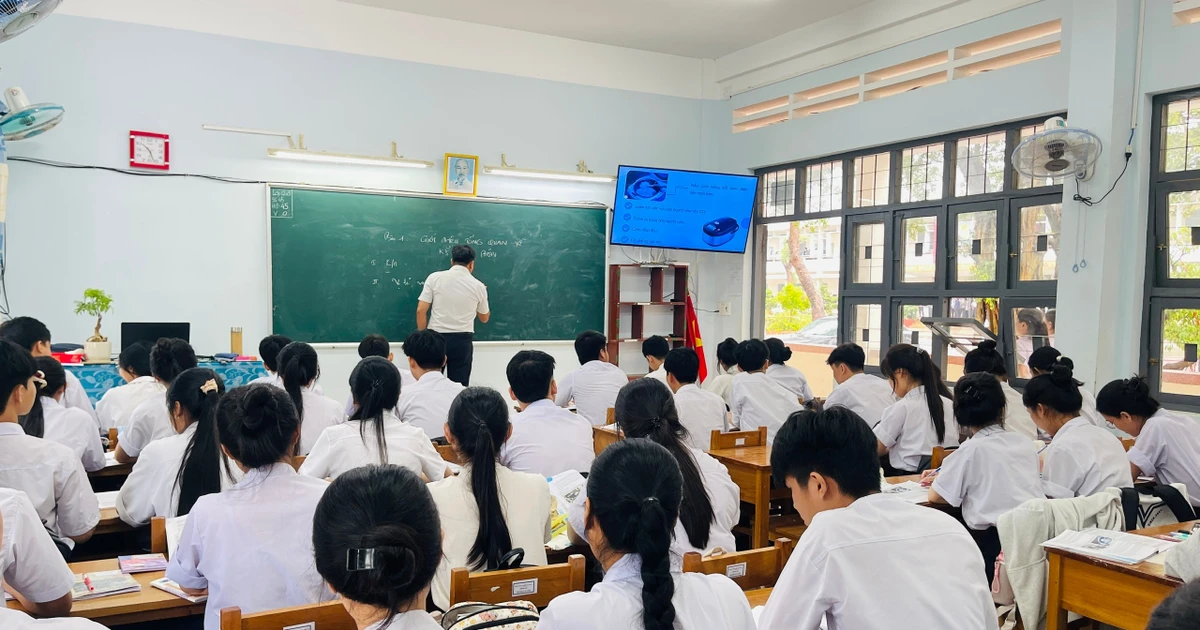 Quy định mới về dạy thêm trong nhà trường: Cha mẹ và giáo viên cần hiểu rõ điều gì?