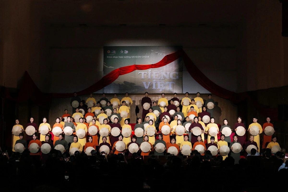 Dàn hợp xướng Saigon Choir: Khi truyền thống gặp sân khấu hiện đại