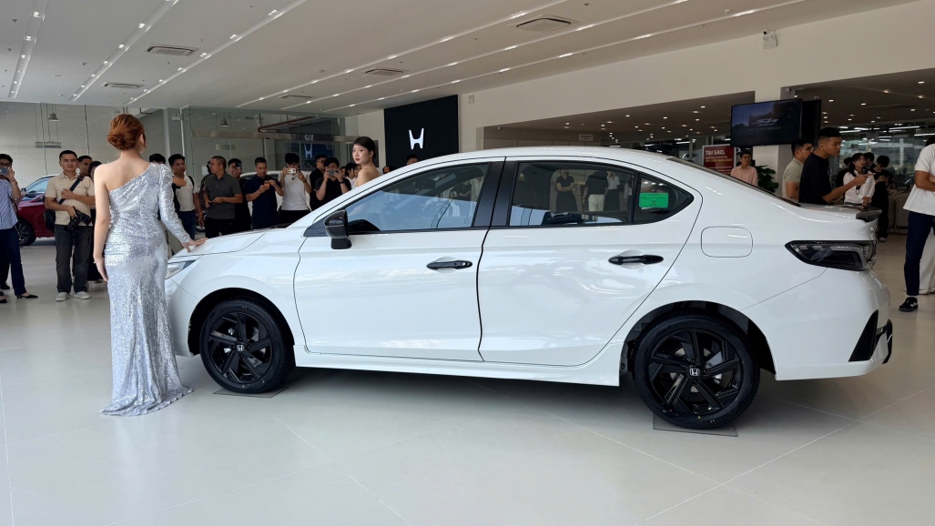 Honda City nâng cấp: mạnh công nghệ, giá vẫn “chảnh”