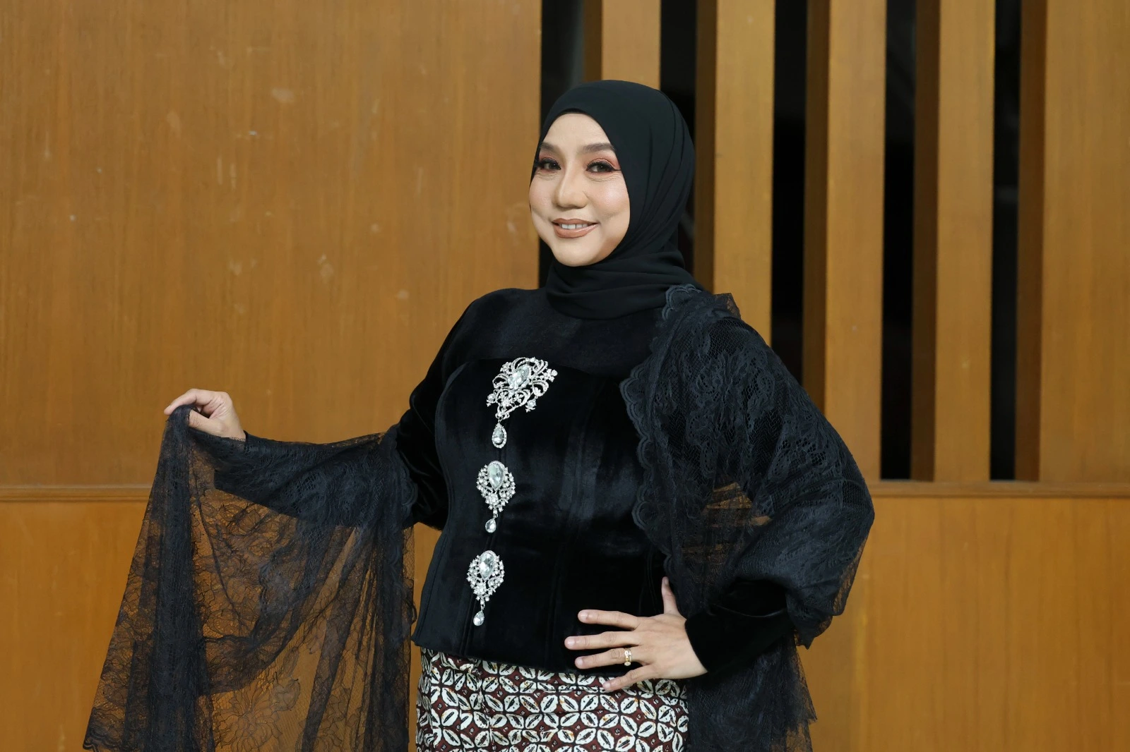 Bagaimana Penyanyi Legendaris Persediakan Vokal untuk Konsert Besar