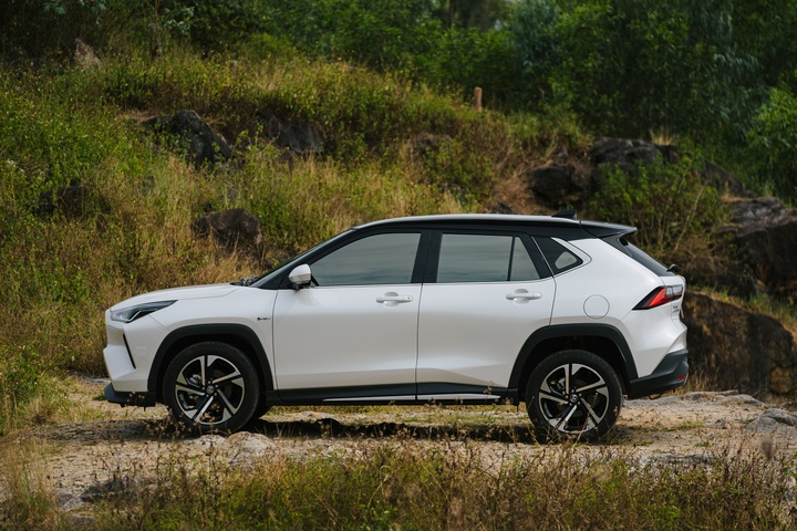 Bộ ba Toyota Cross thống trị phân khúc xe gầm cao đô thị và gia đình