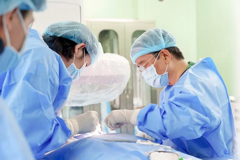 Máy tạo nhịp 3 buồng và bước tiến can thiệp tim mạch chuẩn quốc tế