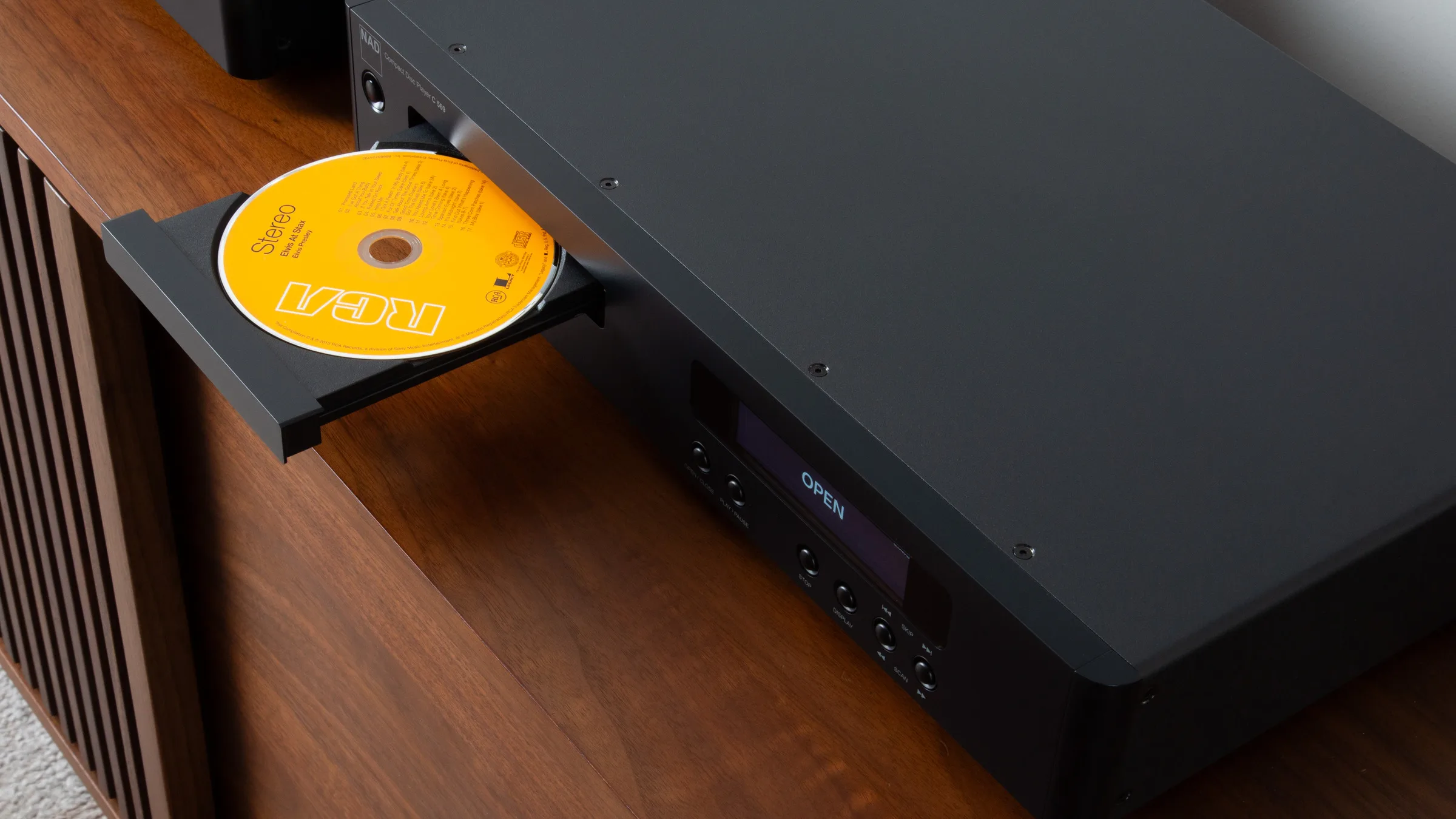 NAD C 359S & C 569: Bộ đôi Classic cho người mê streaming và CD