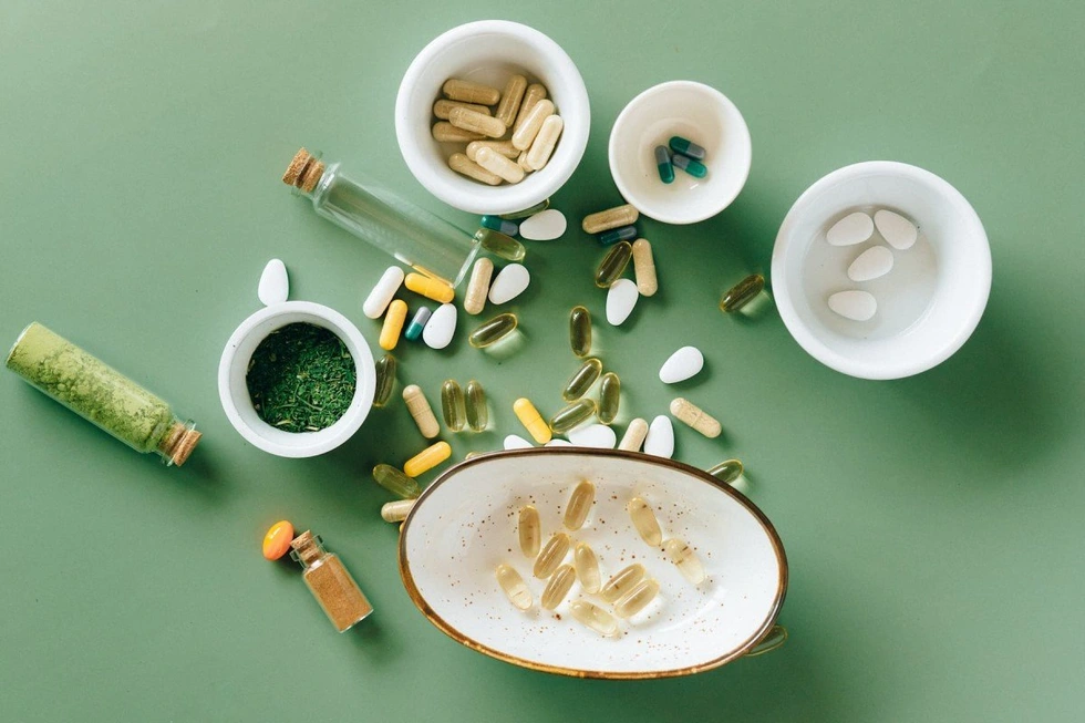 Bác sĩ cảnh báo: Tự mua vitamin và thực phẩm chức năng có thể gây ngộ độc