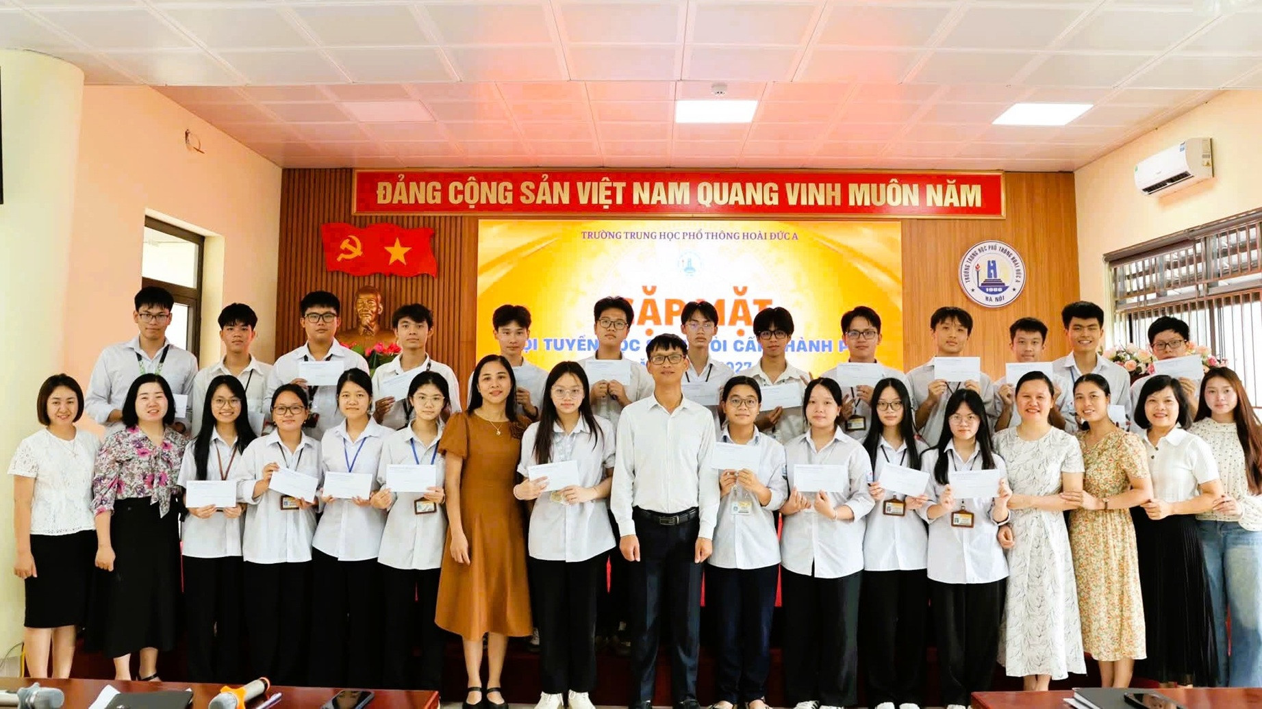 Từ trường làng đến bảng vàng Toán học: ngoại thành đang đổi luật chơi