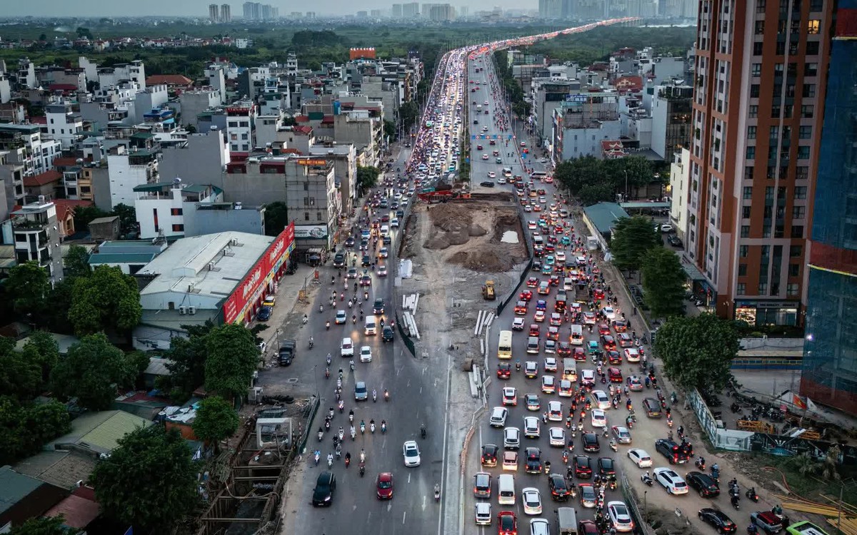 Hai cầu vượt Vành đai 1 và đường trên cao Cổ Linh: cuộc đua chống ùn tắc phía Tây và Đông Hà Nội