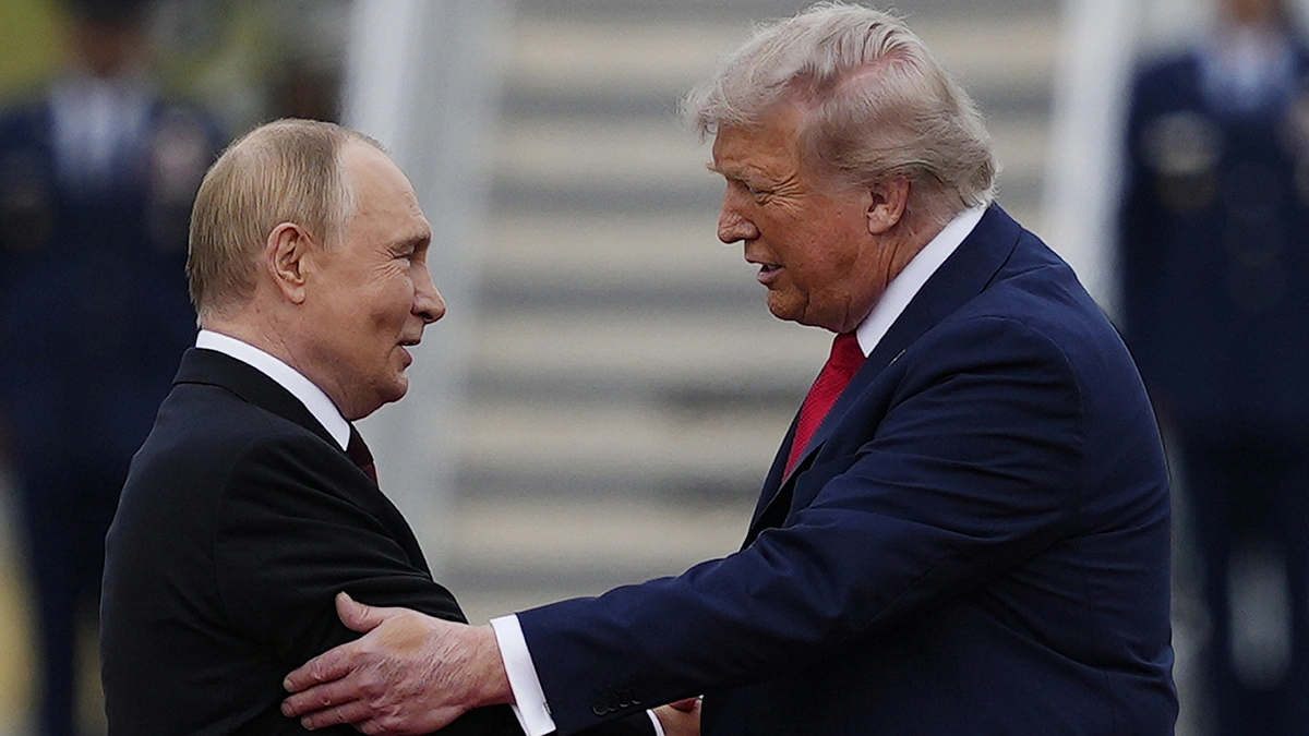 Tại sao Trump nới lỏng lệnh trừng phạt dầu diesel Nga ngay trước bầu cử?