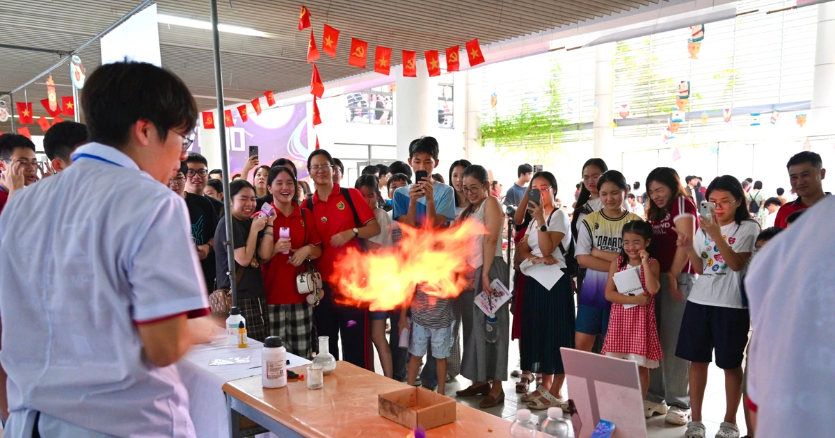 Triển lãm khoa học phi lợi nhuận: Khi học sinh sáng tạo kéo khoa học ra khỏi lớp học