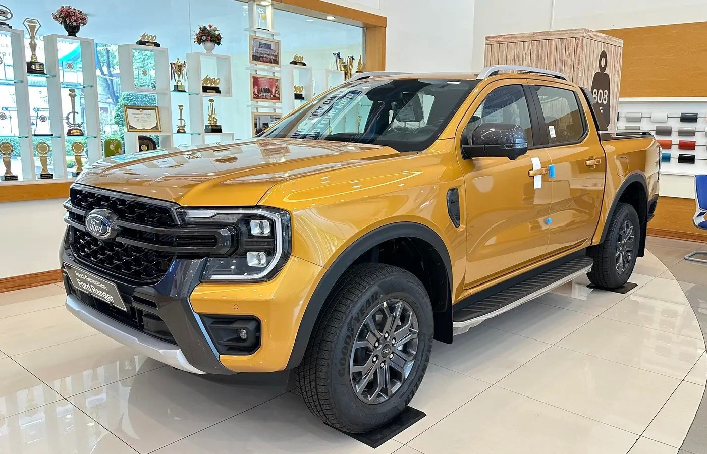 Toyota và VinFast dẫn đầu: Những mẫu xe đang ‘gánh’ doanh số