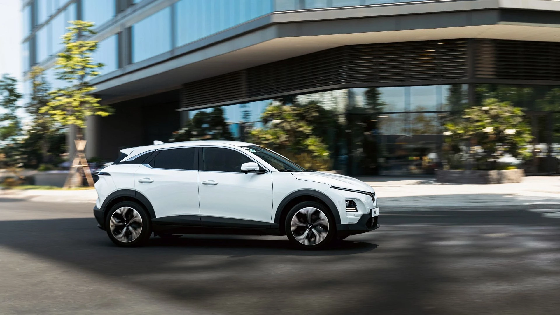 VinFast VF 6 Plus trên hành trình 1.400km: đáng mua hay không?