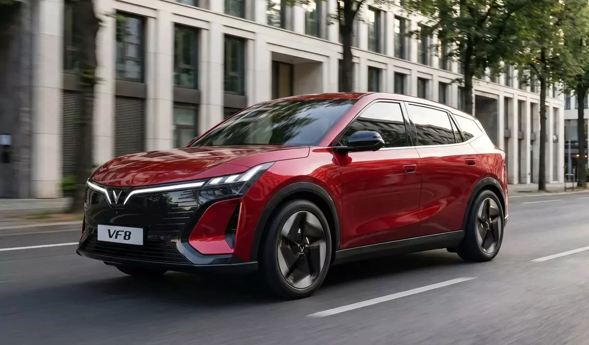VinFast VF 8 dẫn đầu SUV hạng D, Sorento bứt phá, Santa Fe hụt hơi