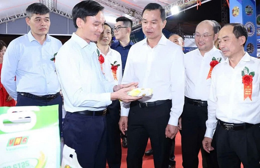 Hội chợ Làng nghề Việt Nam: Cầu nối thị trường cho di sản thủ công
