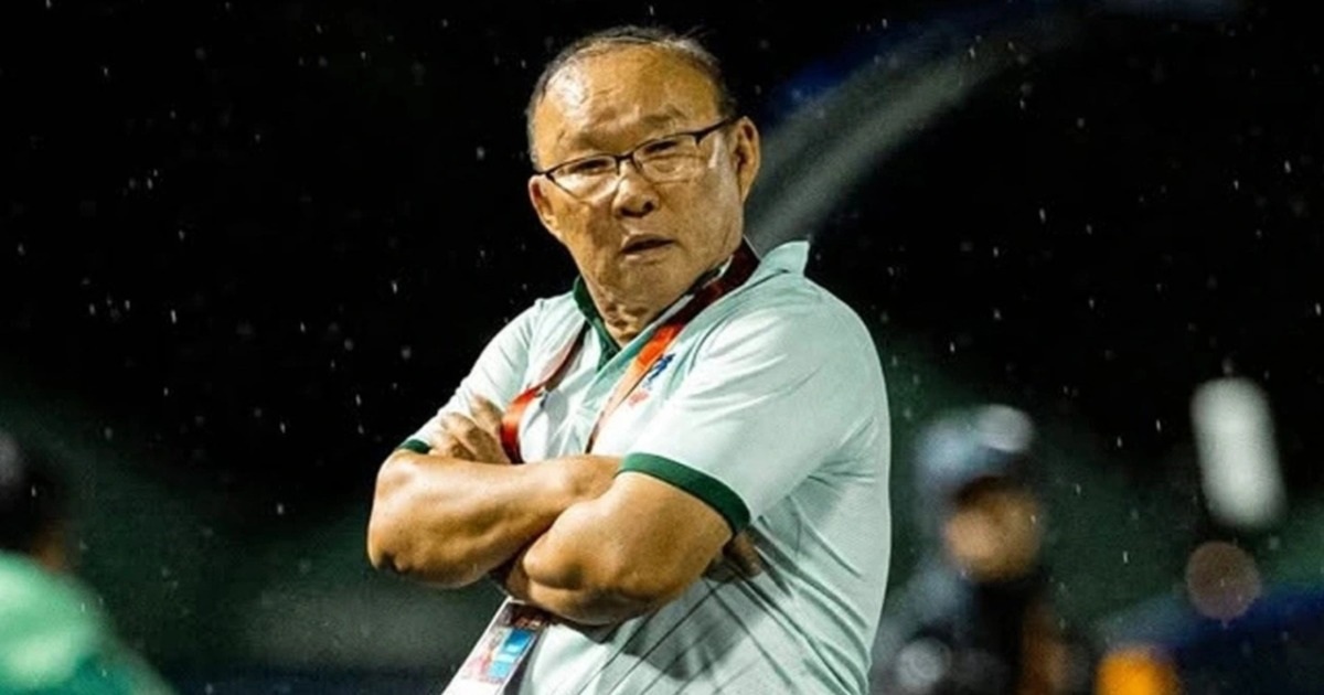 HLV Park Hang-seo và áp lực nghẹt thở tại Kanchanaburi FC