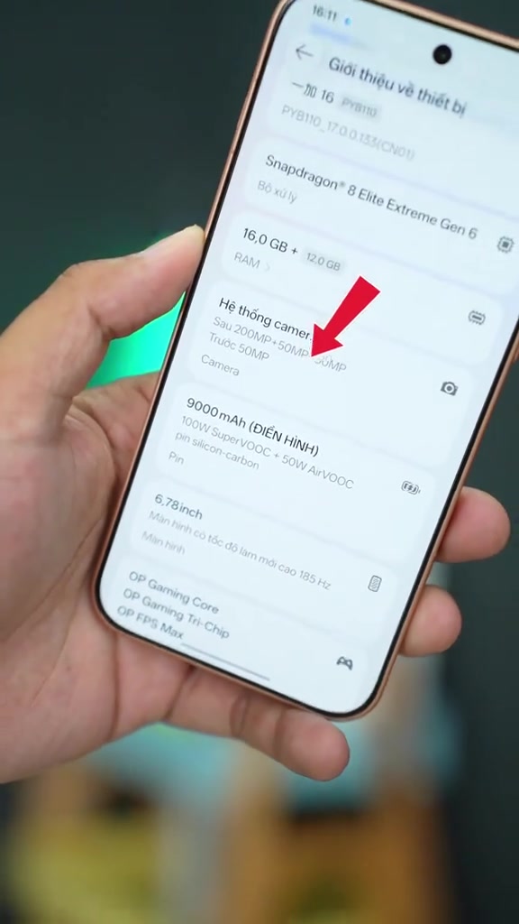 Trang giới thiệu thiết bị trên OnePlus 16 ghi chip Snapdragon 8 Elite Extreme Gen 6, pin 9000 mAh, sạc 100W SuperVOOC và 50W AirVOOC