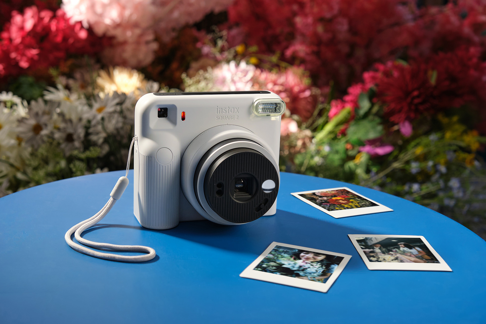 Instax Square 2 Mood Filters: Một chiếc máy, hai thế giới màu sắc