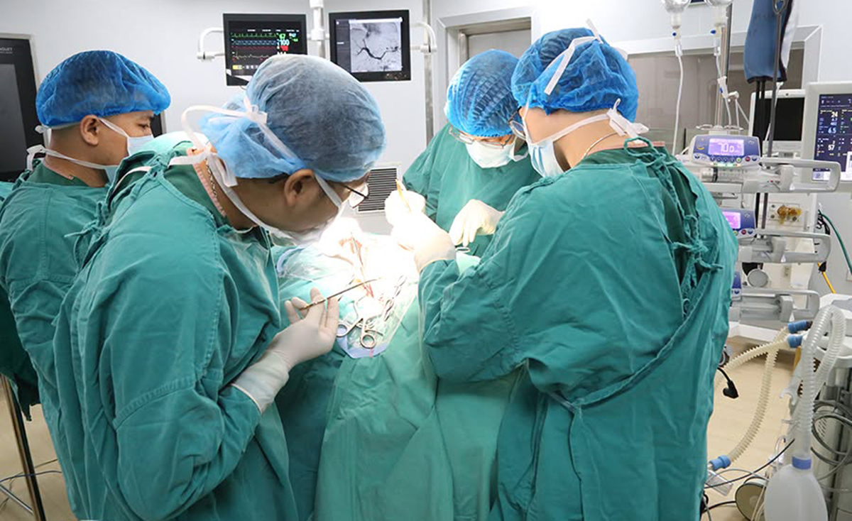 Bác sĩ tuyến tỉnh hồi sinh 20 trái tim: bước nhảy vọt của kỹ thuật tim mạch