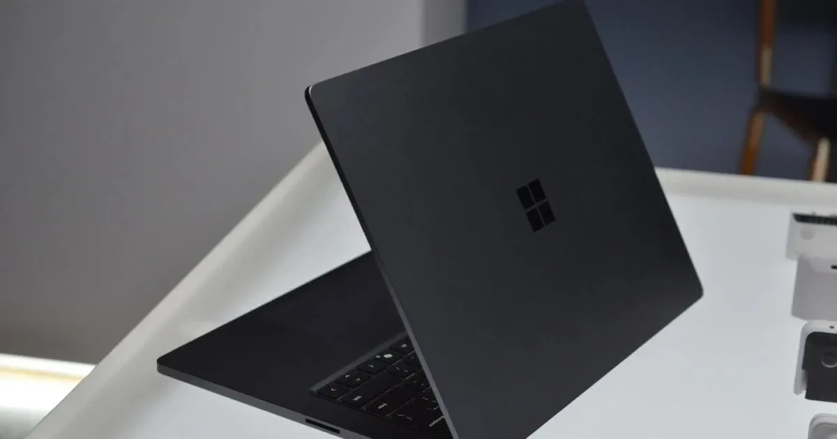Surface Laptop Ultra hết hàng khi pre-order: tín hiệu gì cho laptop AI?