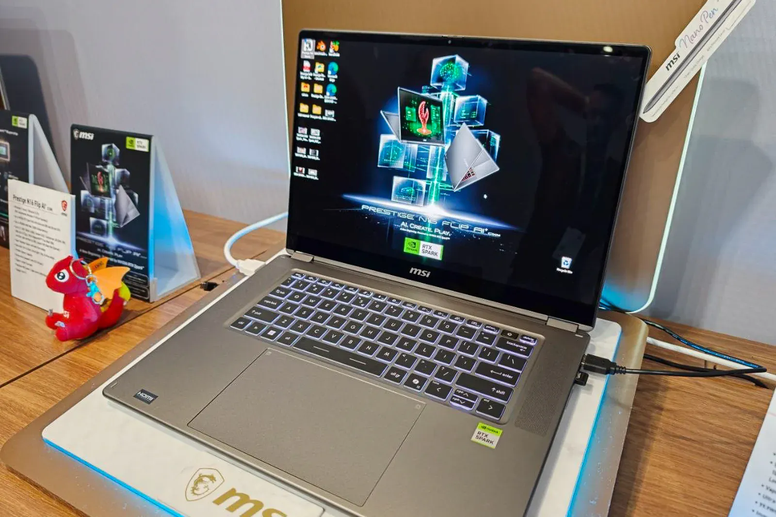 MSI Prestige N16 Flip AI+: laptop xoay gập 2-trong-1 cho chuyên gia sáng tạo?