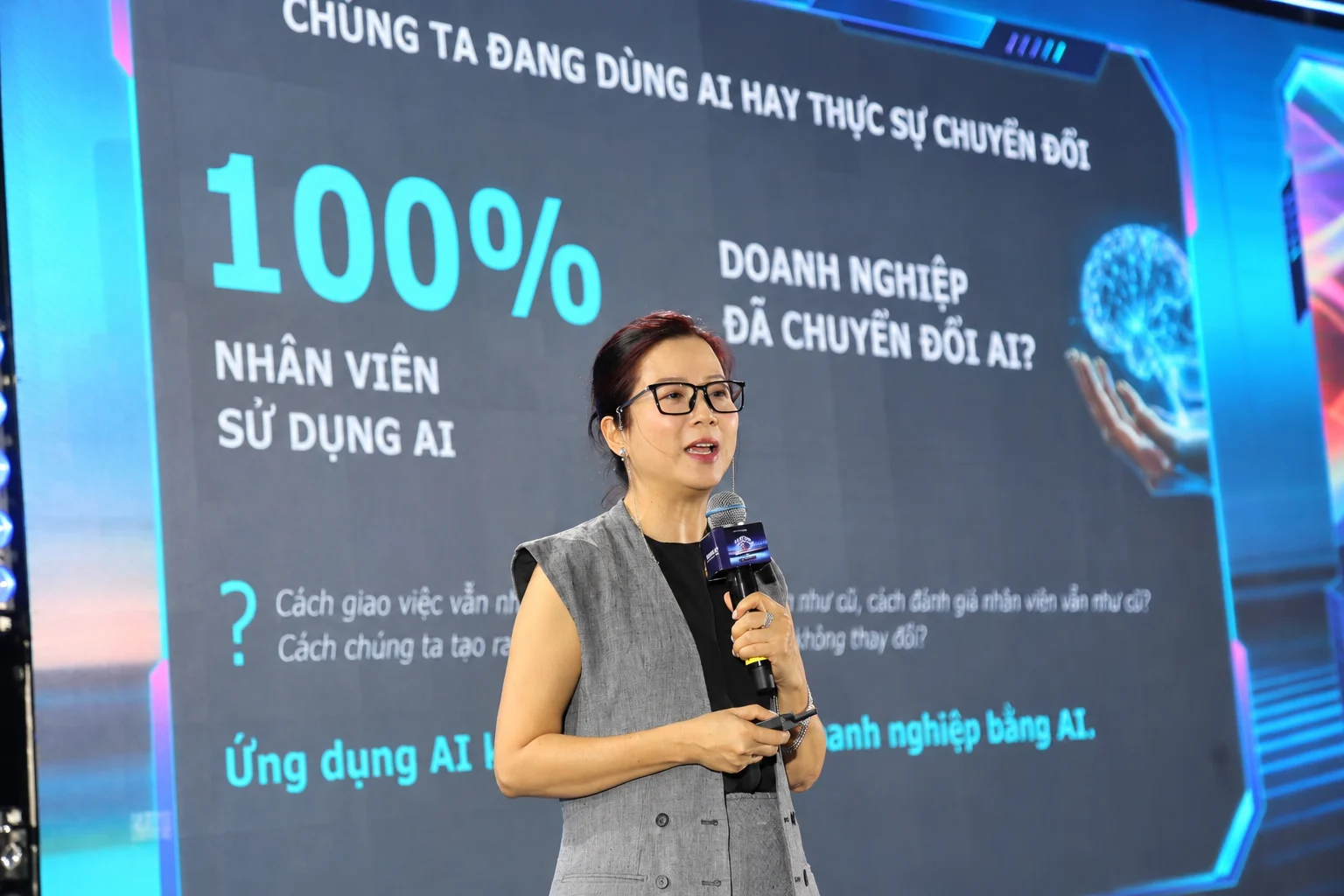 Từ công cụ hỗ trợ đến động lực kinh doanh: Doanh nghiệp phải tái cấu trúc để tối đa hóa giá trị AI