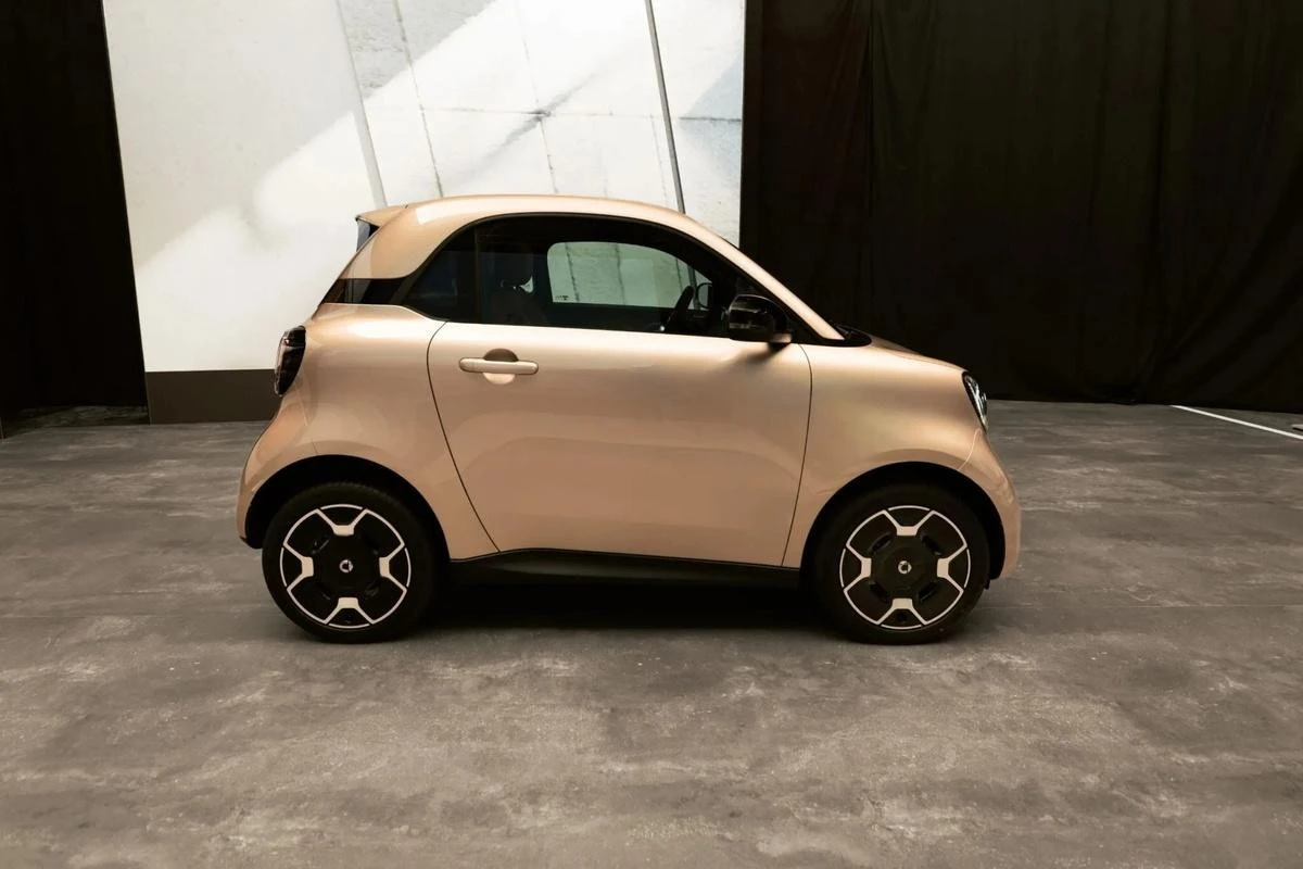 Smart #2 hồi sinh: xe điện siêu nhỏ có cửa cạnh tranh?