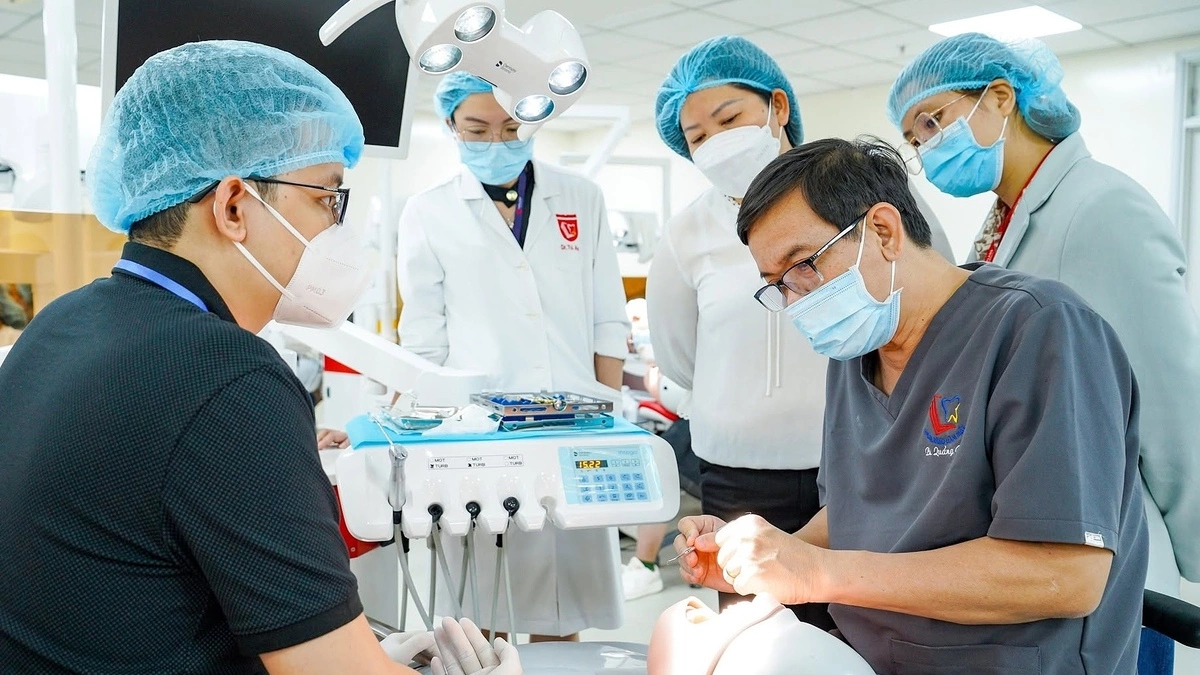Bọc răng sứ thẩm mỹ: Cái giá phải trả khi mài răng quá mức