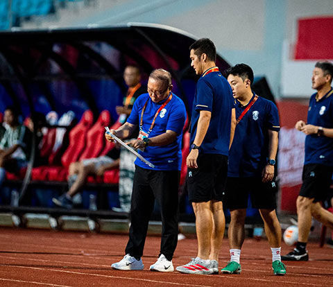 HLV Park Hang-seo và áp lực nghẹt thở tại Kanchanaburi FC
