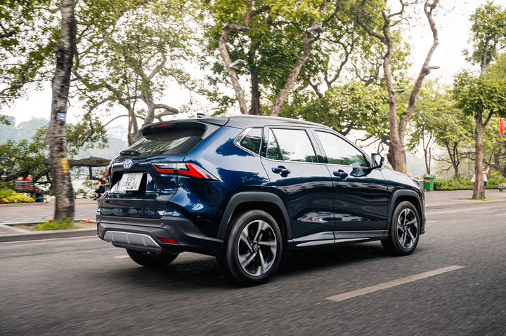 Bộ ba Toyota Cross thống trị phân khúc xe gầm cao đô thị và gia đình