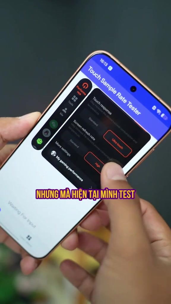 Màn hình OnePlus 16 mở ứng dụng Touch Sample Rate Tester bên cạnh thanh công cụ Game Space