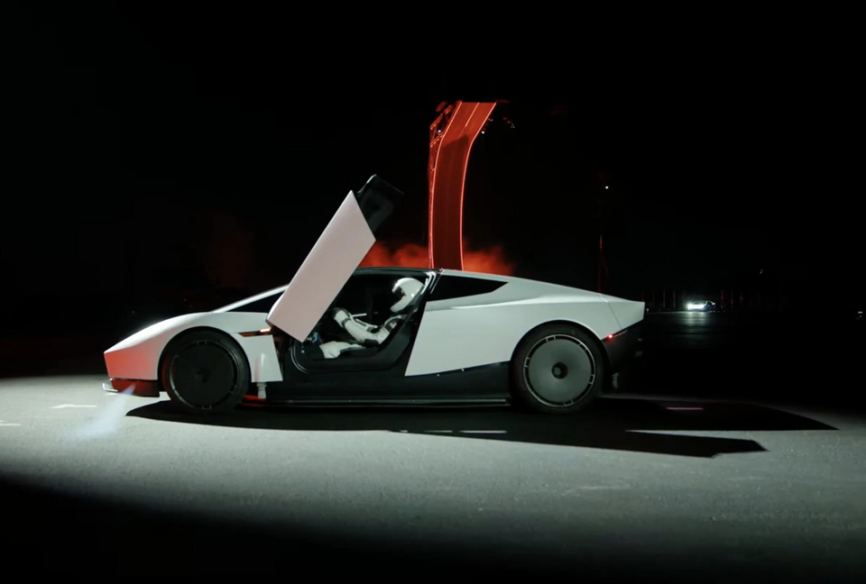Tesla Roadster bay được: công nghệ đẩy khí nén và thực tế phía sau màn trình diễn