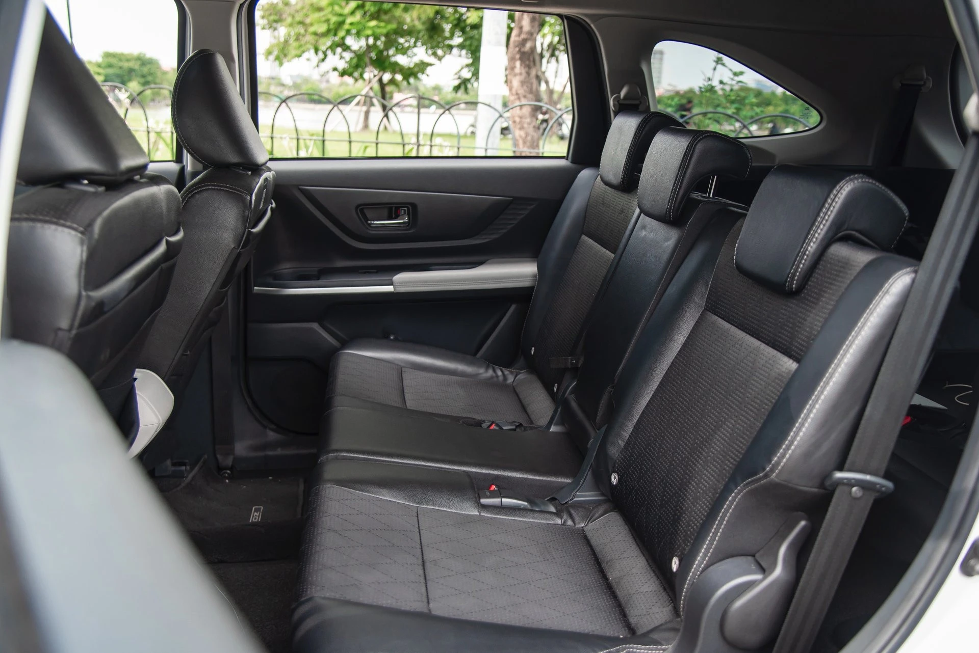 Bộ ba Cross của Toyota tiếp tục bùng nổ doanh số tháng 10