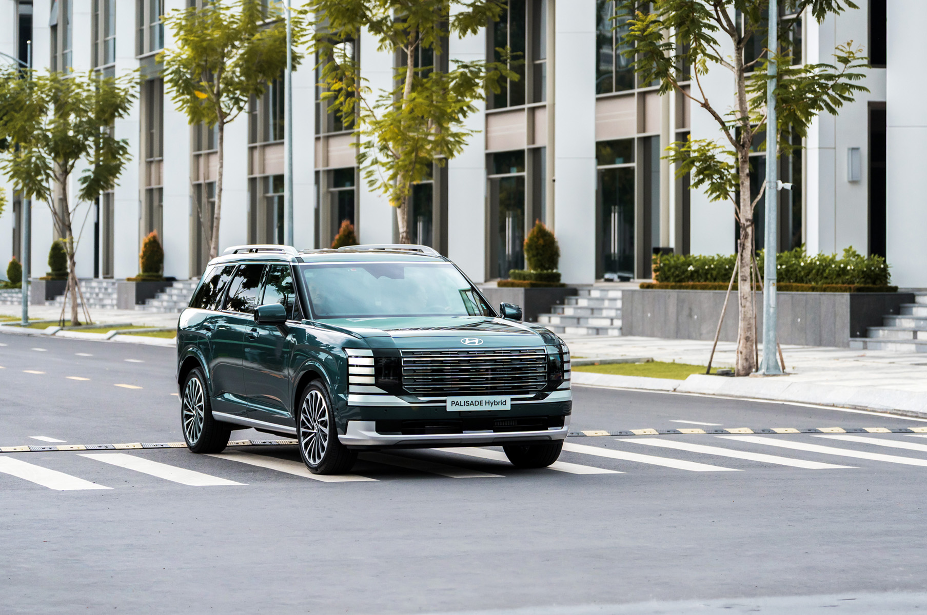 Hyundai Palisade Hybrid giá 1,5 tỷ: đối thủ SUV 8 chỗ nào đủ tầm?