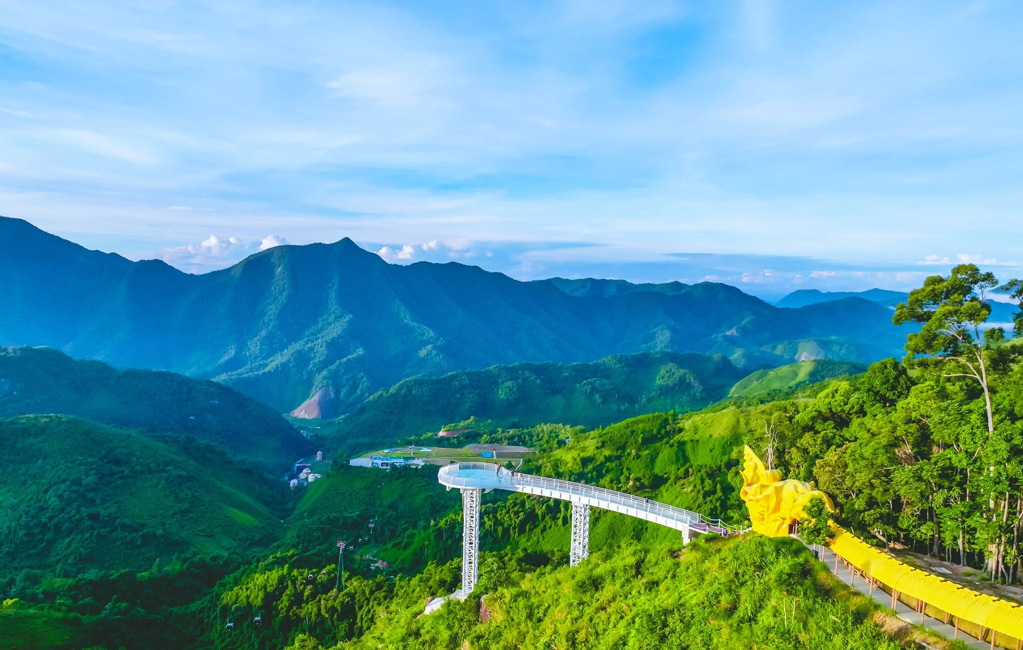 Những công trình kỷ lục trên núi cao: Từ Rồng Thiêng đến cáp treo Fansipan