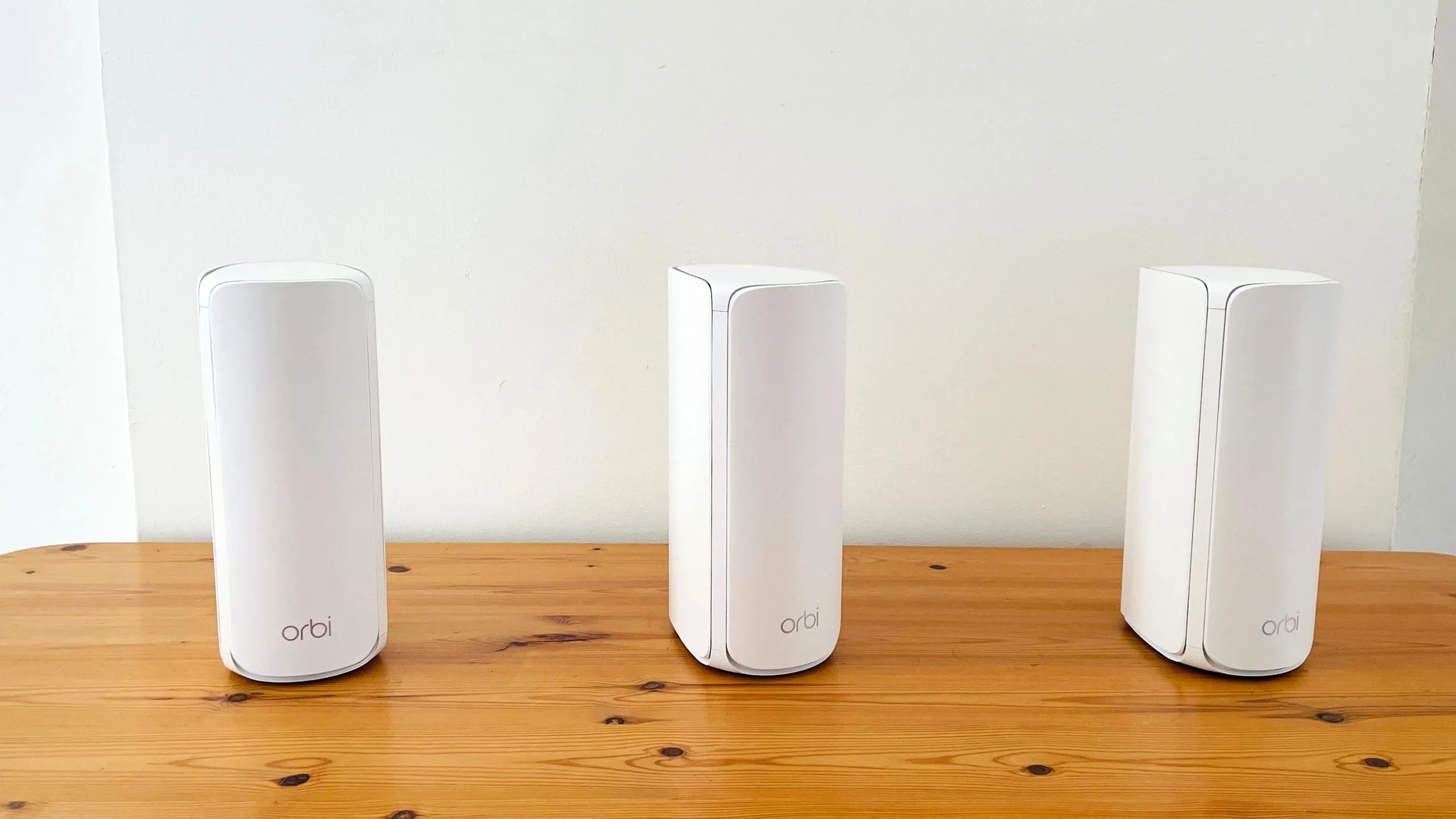 WiFi 7 mesh giảm giá: chọn TP-Link Deco BE85 hay Netgear Orbi 770 cho nhà lớn?