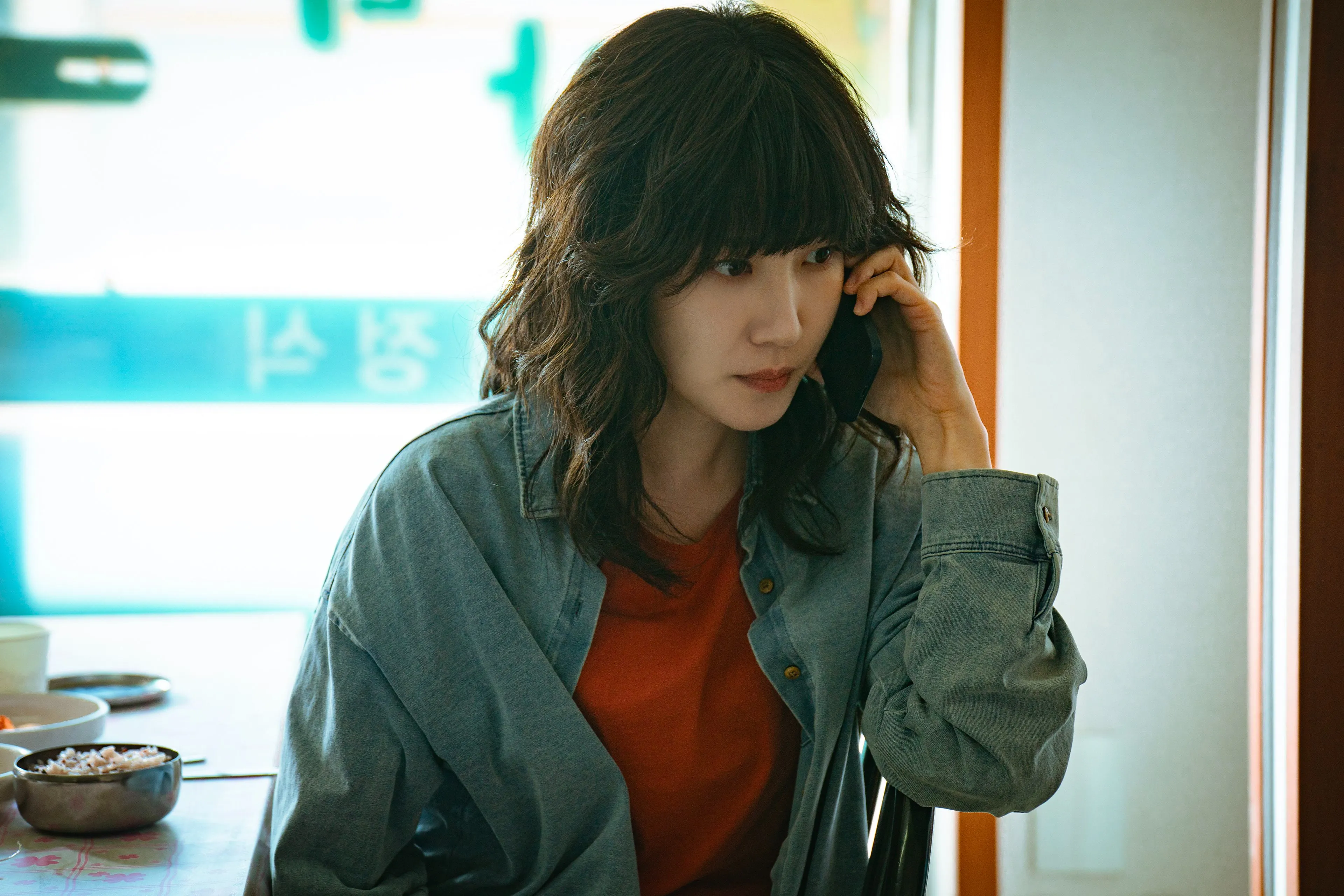 Sao K-pop chiếm lĩnh màn ảnh nhỏ: diễn viên chuyên nghiệp lùi về sau?