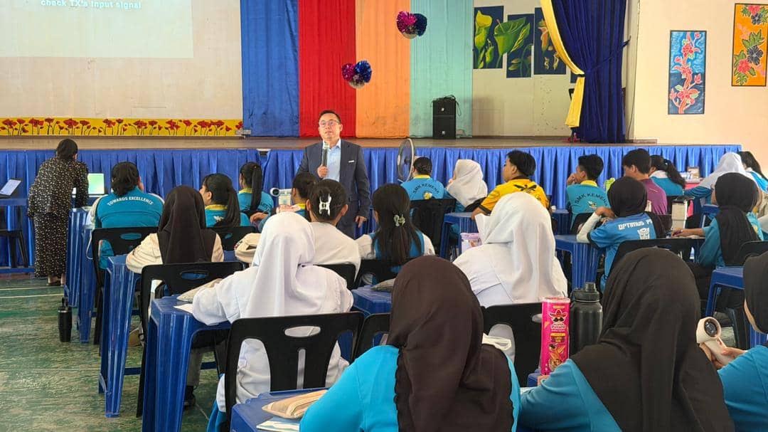 Guru Berdedikasi Mengubah Pembelajaran di Komuniti Terpencil