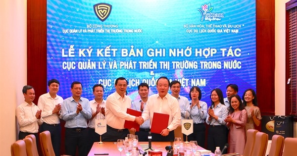 Hàng Việt vào điểm du lịch: xây chuỗi giá trị từ du khách