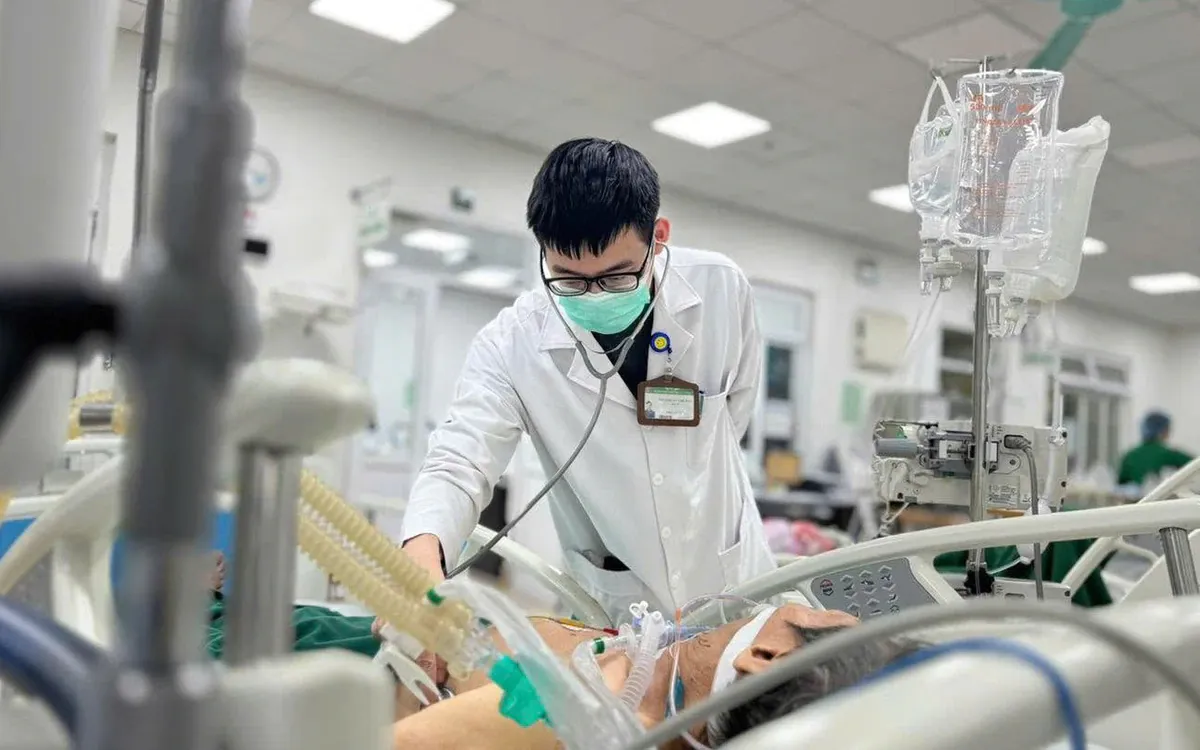 Cúm A ở người cao tuổi: Đừng để sốt nhẹ đánh lừa bạn