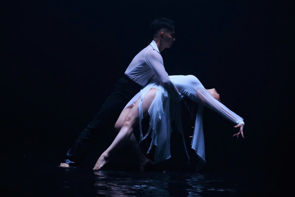 Khánh Thi – Phan Hiển: Dancesport như ngôn ngữ kể chuyện tình yêu