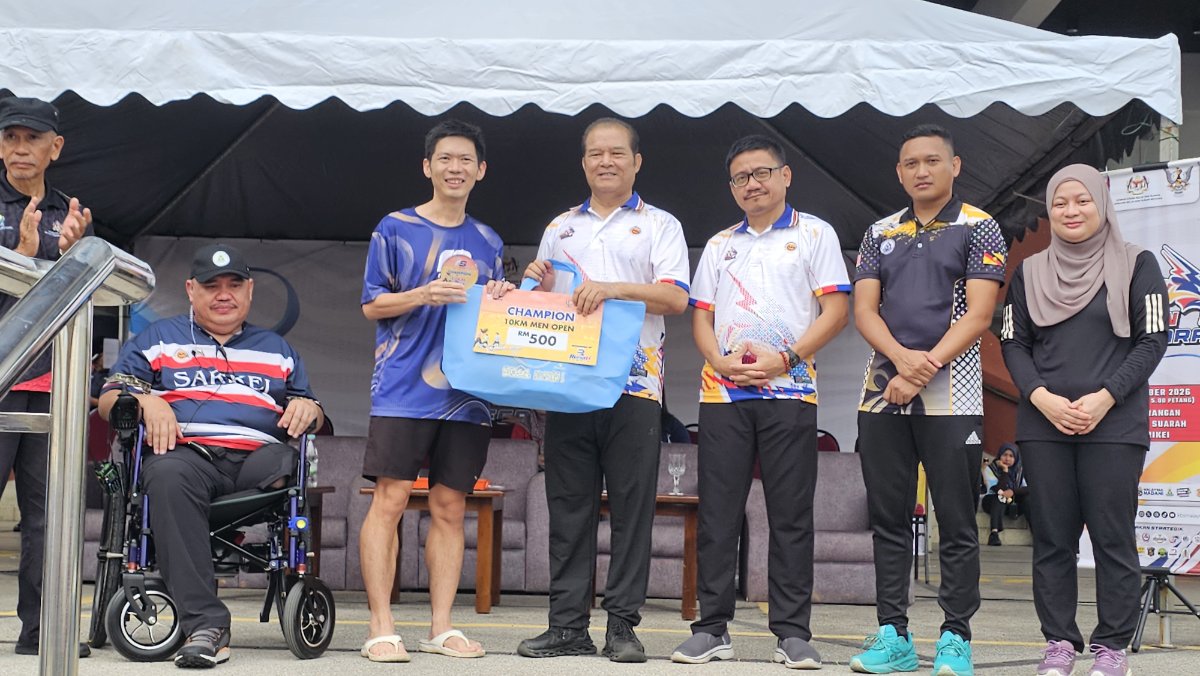 Ribuan Peserta Meriahkan Larian Hari Sukan Negara di Sarawak