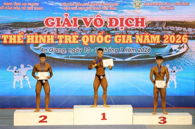 Từ 120 kg đến huy chương vàng: hai màn lột xác thể hình của thế hệ Gen Z