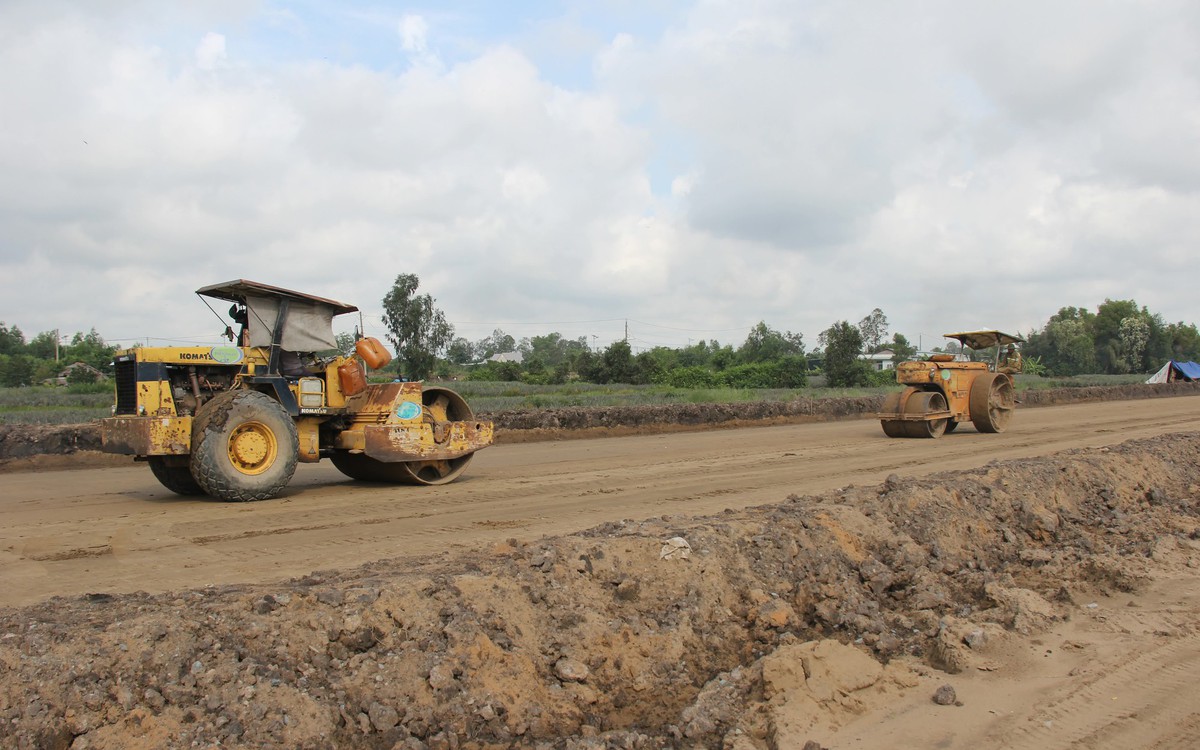 Đồng Tháp tăng tốc kết nối hai tuyến cao tốc: chạy đua với mặt bằng và tiến độ