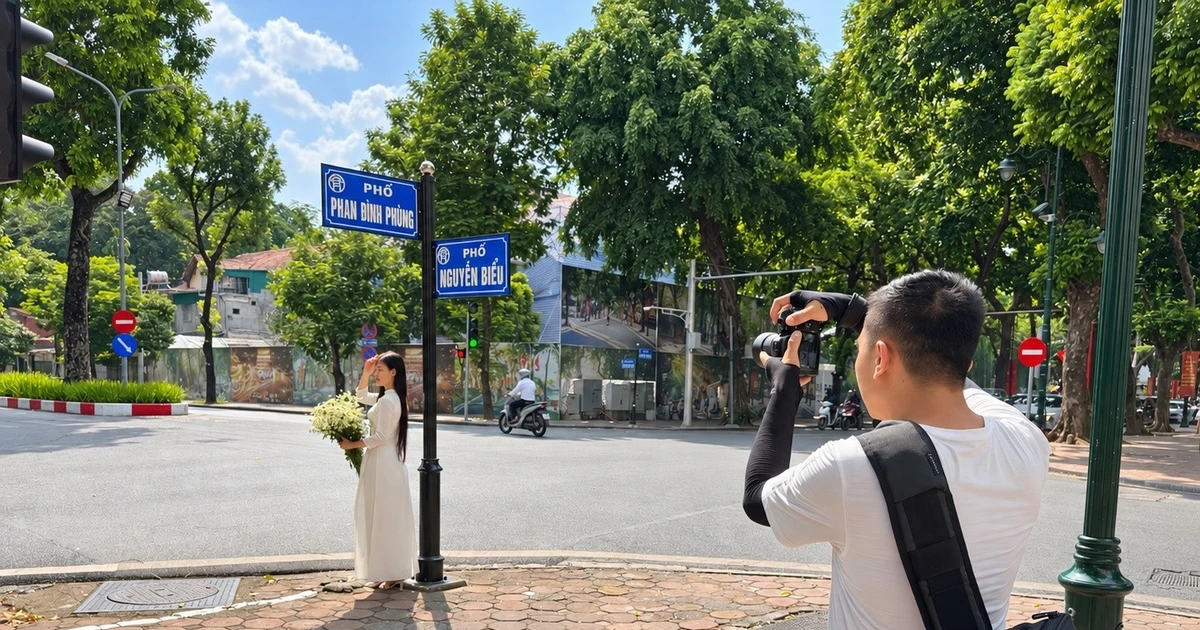 Những địa điểm chụp ảnh mùa thu Hà Nội cho nhiếp ảnh du lịch