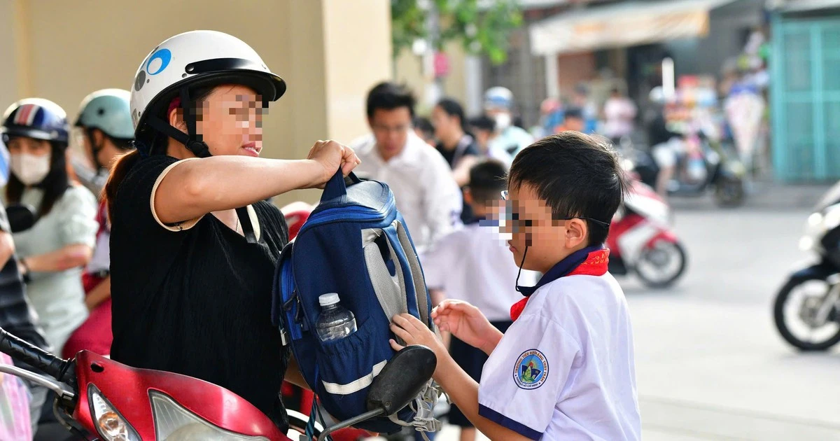 Học sinh lớp 6 học đến 23h: Khi học thêm biến thành gánh nặng