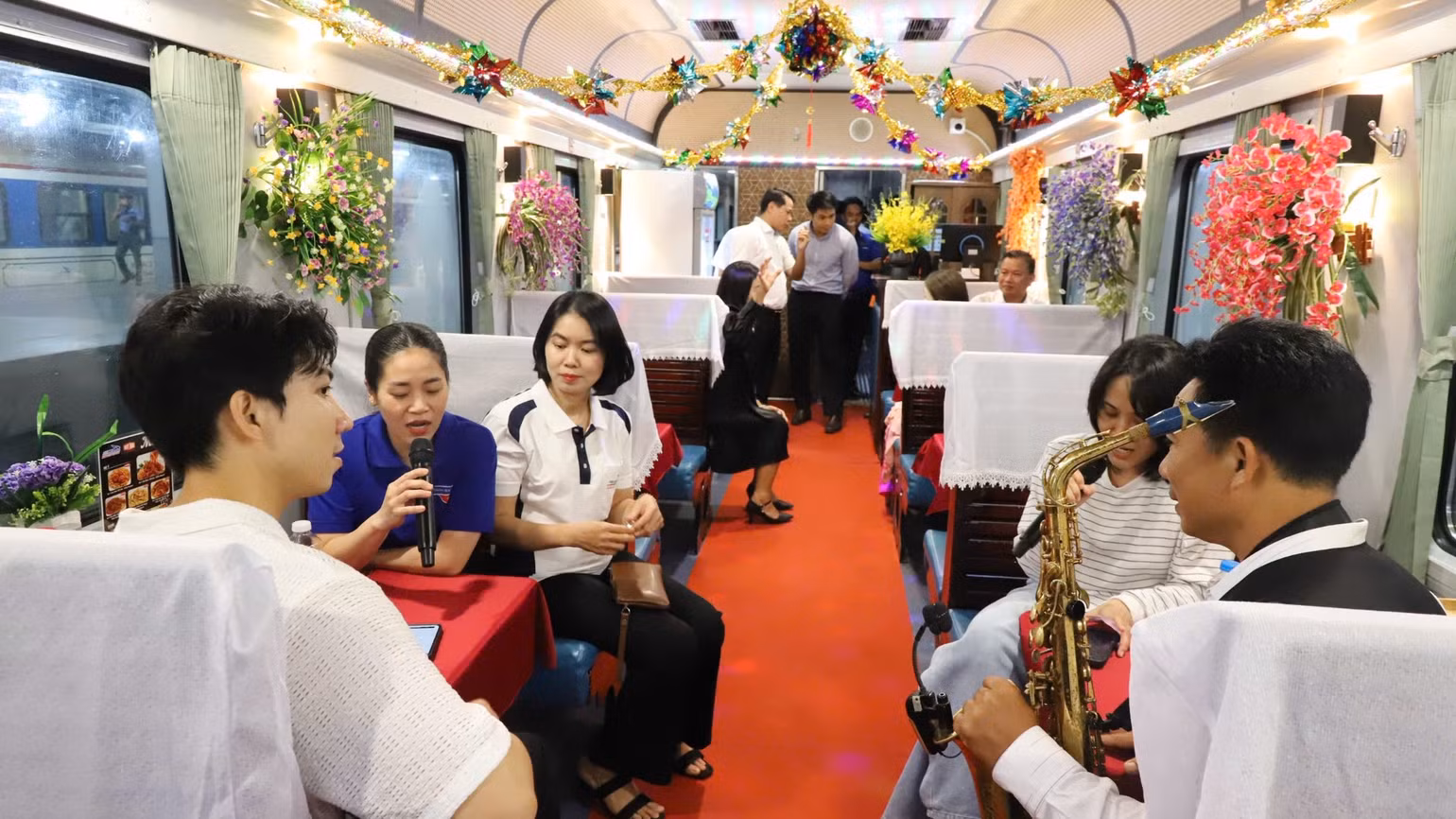 Tàu chất lượng cao Sài Gòn–Nha Trang: chuẩn quốc tế, giá vé phổ thông